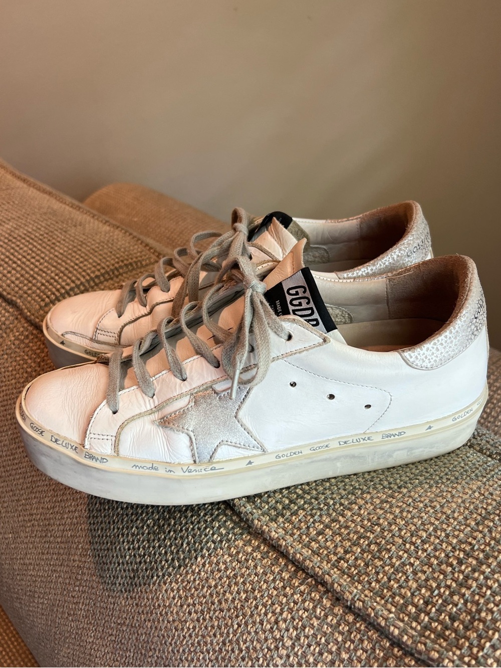 Golden Goose White Leather Superstar Sneakers with Gray Star - Picture 3 of 8